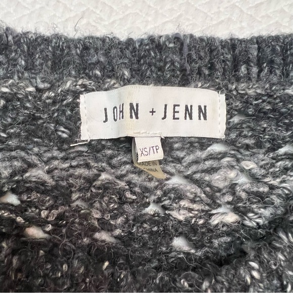 John and Jenn Grey Crew Neck Sweater XS - Picture 10 of 12